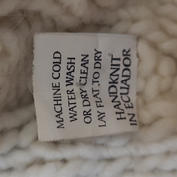 100% Wool Coat..Chunky Knit Wool Hooded Coat. Made in Ecuador - Picture 13 of 15